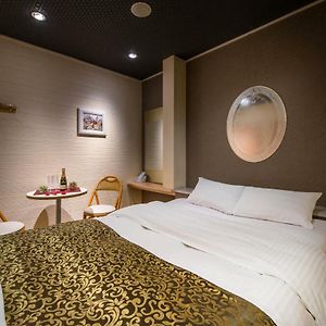 Single Room Smoking